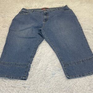 Cosmopolitan Blue Cropped Women's Jeans/CAPRIS SIZE 18